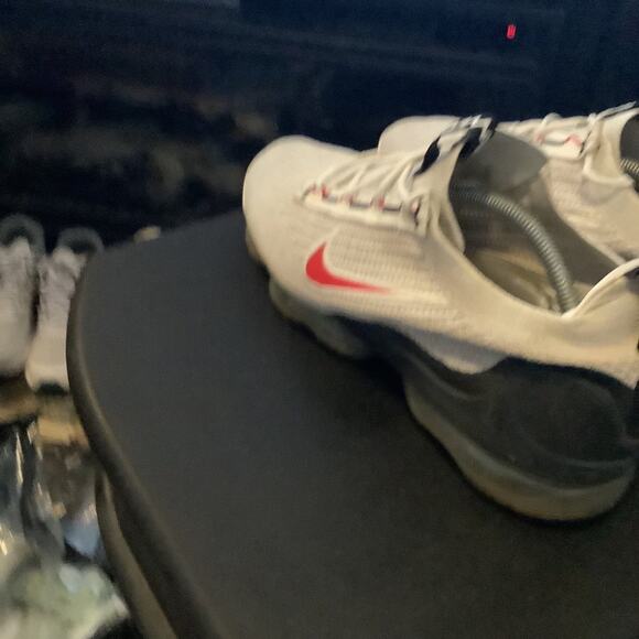 Nike Air Vapormax 2021 Flyknit Light Bone Grey Red Black Men's size 12 - Picture 4 of 7